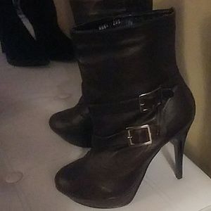 Expresso colored delicious Ankle boots size 6